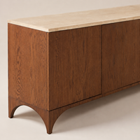Meuble TV moderne et minimaliste avec plateau en pierre, base arquée sans poignées, 4 portes, en bois, avec plateau en travertin pour salon