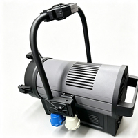 Éclairage de studio professionnel à LED RGBWA CCT réglable avec zoom motorisé et contrôle DMX512
