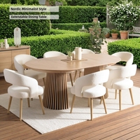 Grande table à manger ovale moderne en bois massif extensible pour famille nombreuse, pouvant accueillir 8 à 10 personnes confortablement, idéale pour une utilisation hôtelière
