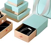 Boîte à bijoux rigide de luxe personnalisée en gros avec pelliculage mat et gaufrage, emballage en papier rigide pour collier, bague, boucles d'oreilles