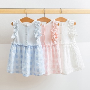 Abiti Estivi per Neonata a Prezzi di Fabbrica, Vestiti Casual Bianchi per <span class=keywords><strong>3</strong></span> <span class=keywords><strong>Mesi</strong></span>, Nuovo Design in Puro Cotone Ecologico a Strati con Petali - Product Image 3