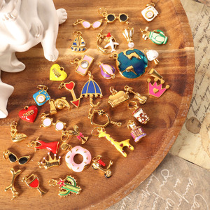 Dijes de Acero Inoxidable Chapados en Oro de 18K Que No Se Destiñen, con Esmalte, en Forma de Corona, Corazón, Donut, Bikini, Cisne, Cámara, para la Creación de Joyas - Product Image 2