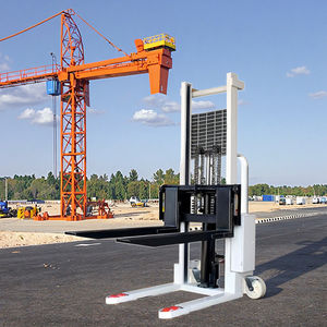 Carretillas elevadoras eléctricas de doble uso en forma de C de 2 toneladas con elevador hidráulico de 1,6/2/2 m de altura y apilador de tanque de combustible para almacenamiento y mudanza - Product Image 4