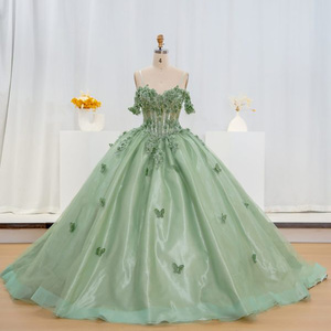 Vestidos de Quinceañera Verde Claro con Hombros Descubiertos, Vestidos de Fiesta de Cumpleaños con Cuentas y Flores 3D para Niñas, Lsyb08 - Product Image 1