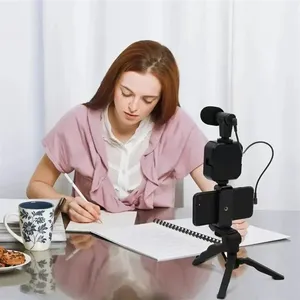 Kit de vlogging pour <span class=keywords><strong>smartphone</strong></span> avec trépied, support de téléphone, mini microphone, lumière LED de remplissage, kit de démarrage pour TikTok, diffusion en direct, vidéo <span class=keywords><strong>YouTube</strong></span> - Product Image 2