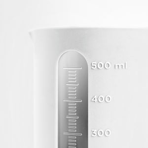 Outil de mesure de carafe graduée en polypropylène blanc opaque de 0.7 litres 10x9x19cm Fabriqué en Italie - Product Image 3