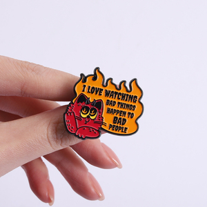 Broches de Esmalte con Diseño de Gato Demonio Rojo, Amo Ver que las Malas Cosas le Pongan de Golpe en la Cabeza a los Malos, Insignia para Solapa, Joyería, Regalo, Venta al por Mayor - Product Image 4