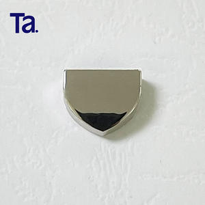 TANAI vente en gros 14mm en alliage de Zinc <span class=keywords><strong>fermeture</strong></span> à glissière bas s'arrête Nickel métal <span class=keywords><strong>fermeture</strong></span> à glissière curseur s'arrête <span class=keywords><strong>fermeture</strong></span> à glissière queue <span class=keywords><strong>Clip</strong></span> avec vis pour <span class=keywords><strong>sac</strong></span> à main - Product Image 2