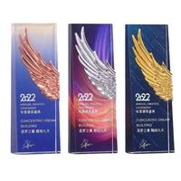 Plaque en verre personnalisée trophée en cristal couronne étoile aile en métal bouclier en cristal et trophée