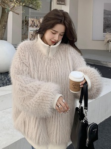 Zeyu 2026 Nouvelle Veste Décontractée d'Hiver pour <span class=keywords><strong>Femme</strong></span> en Fausse Fourrure Crème, Coupe Oversize, Bordure Tricotée, Col Montant Zippé, Douce, Pelucheuse, Épaisse <span class=keywords><strong>et</strong></span> Chaude, ODM - Product Image 2