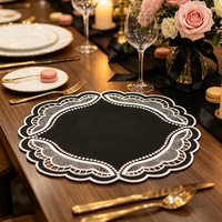 Sets de table ronds en tissu brodés avec un motif personnalisé, parfaits pour les mariages, les fêtes, Noël et tous les événements festifs