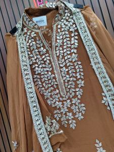 Traje Étnico de Mujer Estilo Indio Pakistaní, Salwar Kameez de Georgette con Bordado Intenso y Dupatta de Chifón Puro, para Bodas - Product Image 3
