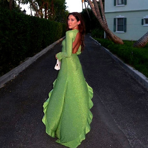 Robe de danse de scène pour femmes, dos nu, manches longues, fente haute, couleur unie, polyester, tenue de performance - Product Image 3