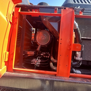 รถขุดไฮดรอลิกแบบตีนตะขาบ Doosan DX225LC/DX225LCA มือสอง น้ำหนัก 22 ตัน เครื่องยนต์ Isuzu ปั๊มและชิ้นส่วนหลัก ความจุบุ้งกี๋ 0.92 ลูกบาศก์เมตร - Product Image 5