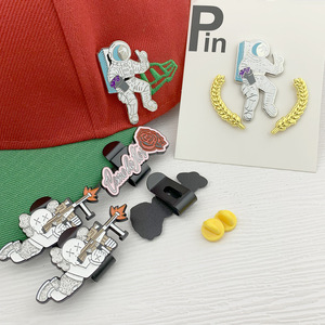 Épingles à chapeau en métal, motif astronaute de dessin animé, type boucle, 20 mm, finition brillante, usage général - Product Image 3
