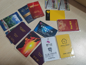 บัตรธุรกิจโลหะ NFC แบบพิมพ์เอง 13.56MHz PVC สีดำ ทอง เงิน แบบเปล่า สำหรับแชร์โซเชียลมีเดีย - Product Image 5