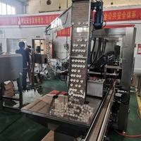 Ligne de machines de capsulage et d'étiquetage entièrement automatiques pour petites bouteilles, fûts en plastique, bouteilles en verre, lait, boissons et produits chimiques, haute précision, économe en énergie