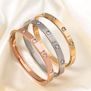 Pulsera de Acero Inoxidable de 6 mm con Bisel de Cristales de Imitación de 60 mm de Diámetro Interior para Uso Diario Femenino - Product Image 1