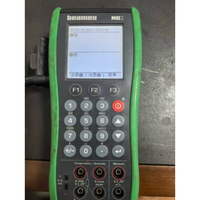 Kalibrator Proses Beamex MC2, Kalibrator Proses Genggam Beamex MC2, dengan wadah pelindung berwarna hijau, aksesori lengkap