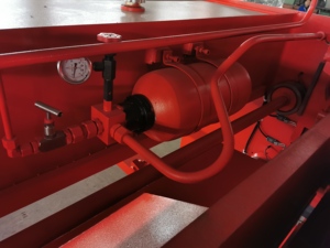 Machine de cisaillement hydraulique à guillotine en métal à haute rigidité QC11K 16*3200 avec pompe et moteur pour la découpe de tôles en acier inoxydable - Product Image 4