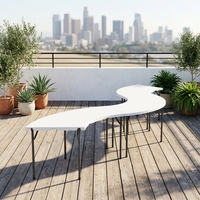 Table pliante d'extérieur en plastique HDPE 30" x 96" en forme de S avec structure métallique portable pour événements et services alimentaires