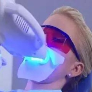 Masque facial dentaire en gaze pour soins bucco-dentaires et blanchiment des dents avec protection des lèvres - Product Image 3