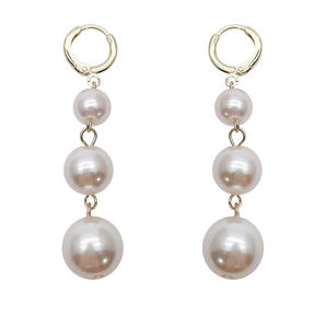 Boucles d'oreilles de luxe en perles d'eau douce Tassel Drop Dangle Huggie Boucles d'oreilles pour les femmes - Product Image 5