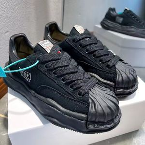 รองเท้าผ้าตาข่ายโลโก้แบบกำหนดเอง รองเท้าลำลองดีไซน์เนอร์คุณภาพสูง รองเท้าวิ่งเดินสไตล์ดีไซน์เนอร์สำหรับผู้ชาย - Product Image 2