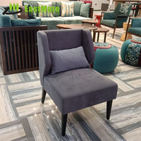 Chaise d'hôtel sur mesure en bois massif durable, couleur et taille personnalisées, avec pieds sabre et rembourrage en éponge, mobilier commercial