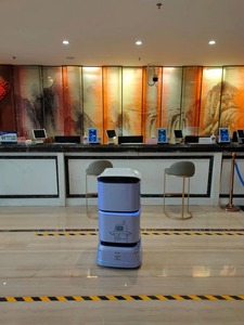 Automatic Commercial Hotel Delivery <strong>Robot</strong> Intelligent <strong>Induction</strong> Tray Multi-Function Service <strong>Robot</strong> - Product Image 2