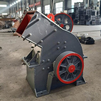 Le plus petit broyeur à marteaux PC400X300 utilisé pour le concassage de pierres, la fabrication de sable et le broyage de poudre dans les petites carrières et les usines d'or.