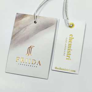 XP-Étiquettes à suspendre en plastique PVC transparent de luxe personnalisées avec conception de <span class=keywords><strong>goupille</strong></span> de corde pour jeans vestes marque de vêtements et accessoires de vêtement - Product Image 2