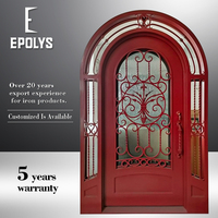 Puerta de Entrada Moderna Antirrobo de Hierro Forjado con Arco Completo, Patrón de Espiral Rojo y Vidrio Lateral para Exteriores de Villa