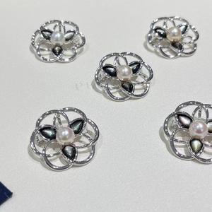 เครื่องประดับมุกอะโกยะน้ำเค็มระดับไฮเอนด์ ดอกไม้ติดหน้าอกและเข็มกลัด แฟชั่น ขายส่งและขายปลีกในญี่ปุ่น - Product Image 1