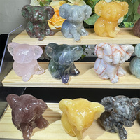 Nouvelle arrivée mélange-matériau cristal naturel artisanat à la main sculpture fraise quartz koala sculpture pour cadeaux de guérison
