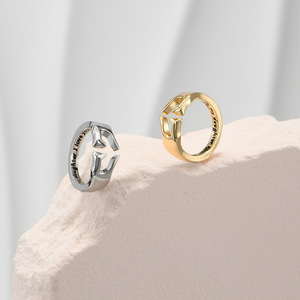 Bague ouverte style coréen, design géométrique, unisexe, tendance, cadeau, en métal uni, ton argent ou or - Product Image 1