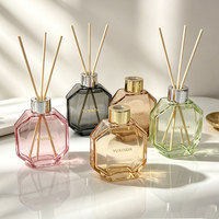 Bouteille diffuseur d'arômes en verre dépoli carrée de luxe personnalisée avec logo, 50ml, 100ml, 150ml, avec bouchon et bâtonnets