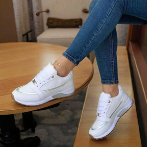 Chaussures de sport classiques tendance en PU à lacets pour femmes, grandes tailles, confortables et décontractées pour l'automne, style européen et américain, couleurs assorties - Product Image 1