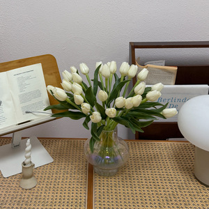 Tulipes artificielles en plastique PE, 10-30 cm de haut, style moderne, décoration extérieure, aménagement paysager de balcon printanier - Product Image 4