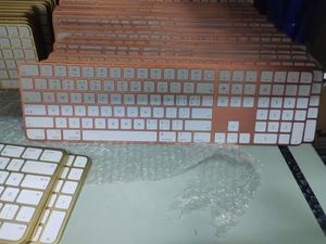 Teclado Inalámbrico A2520 Magic Keyboard de Segunda Mano, 98% Nuevo, USB 5.8Ghz, Switches de Tijera, Tamaño Completo, Retroiluminación RGB, para Portátil, Venta al Por Mayor - Product Image 4