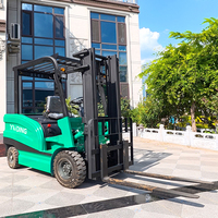 Chariot élévateur électrique 2,5 tonnes avec poutre de charge renforcée, chariot élévateur pour les opérations de manutention de marchandises en vrac en entrepôt intérieur