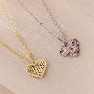 Collana con Ciondolo a Cuore in Zirconi Colorati 'Principessa Fuggitiva' alla Moda per Donne, Versatile Catena per Clavicola di Lusso Leggero e Trendy - Product Image 2