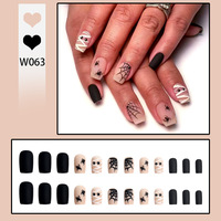 Lot de 24 faux ongles en acrylique noir mat, forme cercueil, faits à la main, à presser, pour fête d'Halloween, motifs créatifs momie et araignée, réutilisables