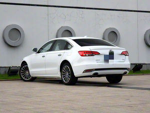 จีนส่งออกรถยนต์มือสองคุณภาพสูง: รถยนต์ Zotye Z700 ปี 2016 พร้อมเบาะหนังแท้ในราคาที่เข้าถึงได้ - Product Image 5