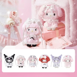 100% Original <span class=keywords><strong>MINISO</strong></span> <span class=keywords><strong>Sanrio</strong></span> Serie Jardín de Rosas de Ensueño Llaveros de Vinilo Caja Sorpresa Regalo de San Valentín - Product Image 2
