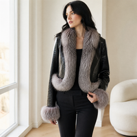 Veste Courte en Fourrure Noire Effet Croco avec Boutons Pression Argentés pour Femme – Idéale pour Toutes les Occasions