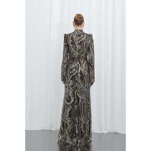 ชุดราตรีผ้าออร์แกนซ่าปักลายหรูหรา คอสูง เปิดหลัง สีมิงค์ โปร่งแสง กระชับเข้ารูป เอวธรรมชาติ แขนยาว - Product Image 1