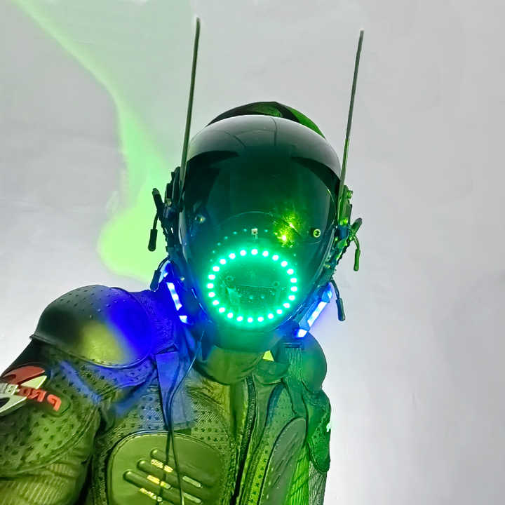 サイバーパンク 鏡面反射 ホラーマスク エイリアン ヘルメット コスプレ 新品 サイバーパンク 鏡面反射 ホラーマスク エイリアン ヘルメット