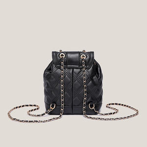 Sac à dos unisexe nouvelle collection avec chaîne losangée, en PU, doublure polyester coupe-vent, fermeture éclair, souple et imperméable - Product Image 3