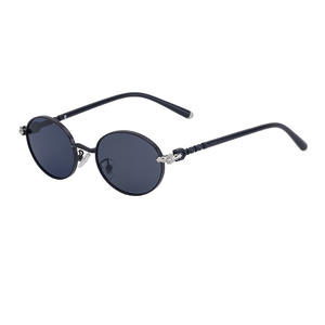 Lunettes de soleil sur mesure de style européen et américain à petite monture pour femmes, protection UV400, verres en PC, style Instagram, emballage en boîte - Product Image 3